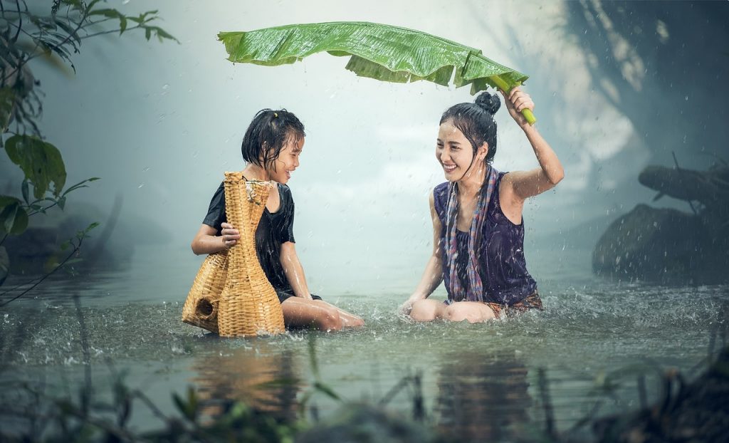 woman, kid, rain-1807533.jpg
